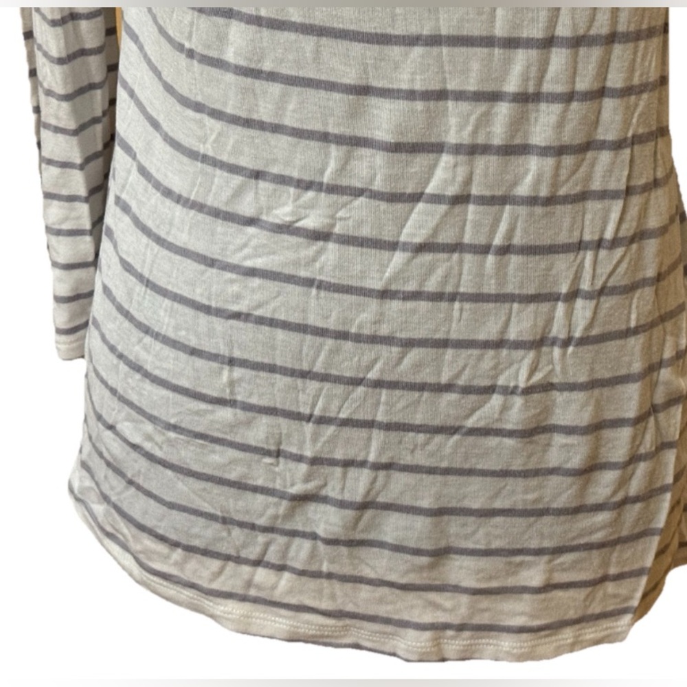 WHBM Long Sleeve Shirt - Picture 4 of 9